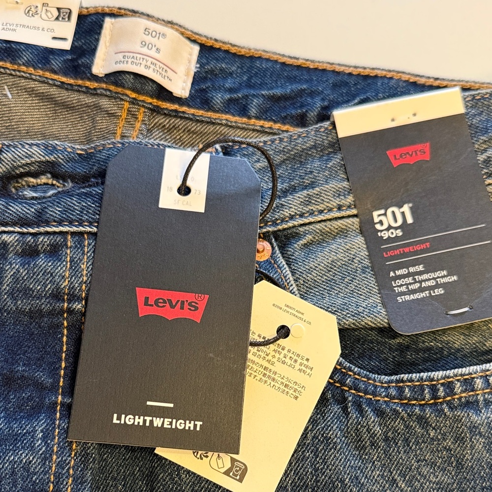 Levi's Women’s 501 '90s Straight Blue Jeans